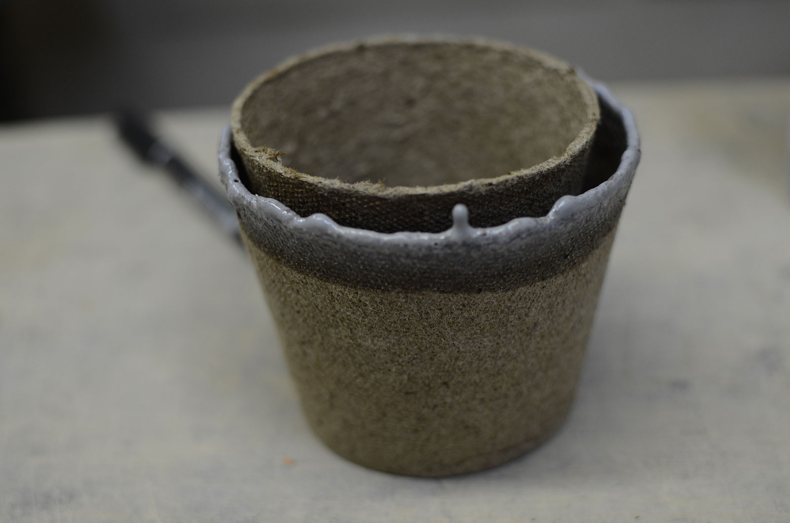 雫が垂れて固まる